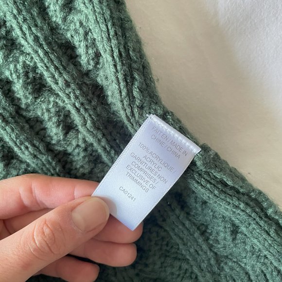 Green Sweater - Picture 5 of 5